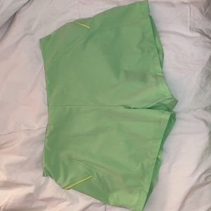 NIKE GREEN SHORTS